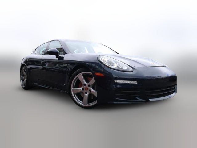 2016 Porsche Panamera 4
