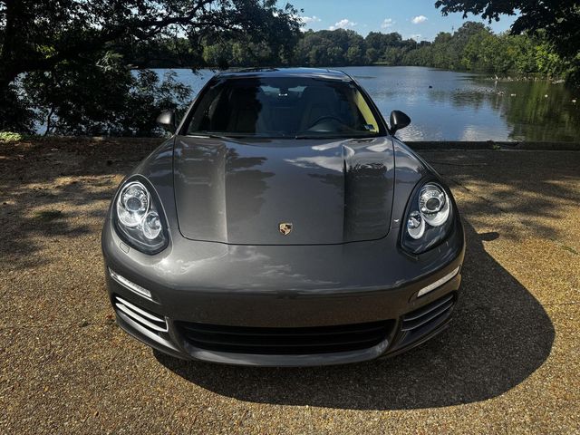 2016 Porsche Panamera 4
