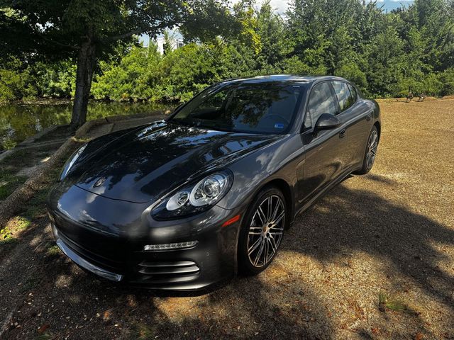 2016 Porsche Panamera 4