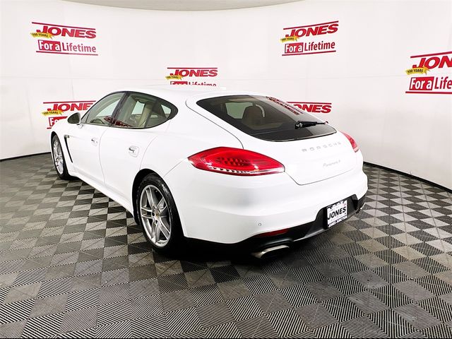 2016 Porsche Panamera 4