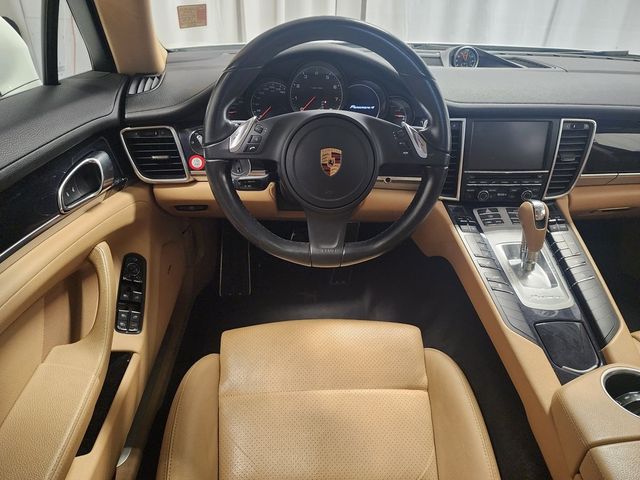 2016 Porsche Panamera 4