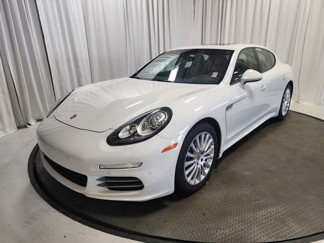 2016 Porsche Panamera 4