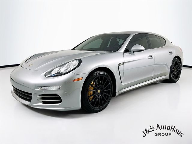 2016 Porsche Panamera 4