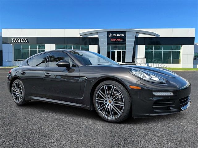 2016 Porsche Panamera 4