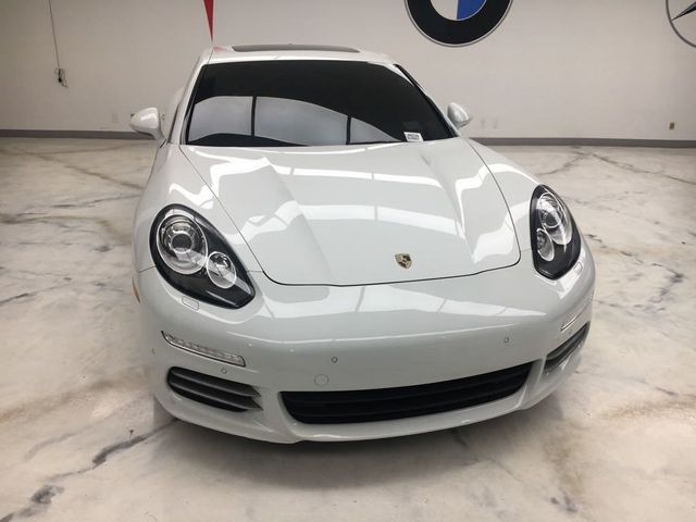 2016 Porsche Panamera 4