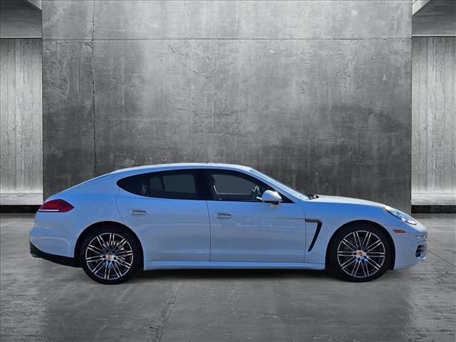 2016 Porsche Panamera Edition