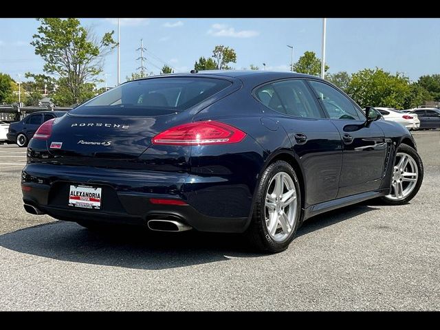 2016 Porsche Panamera 4