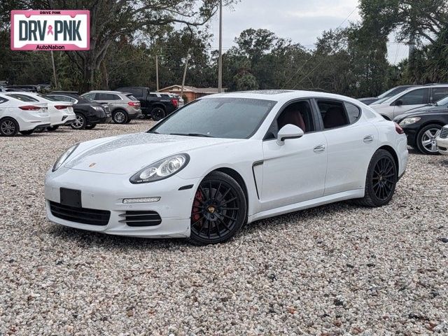 2016 Porsche Panamera 4 Edition