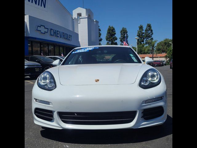 2016 Porsche Panamera 