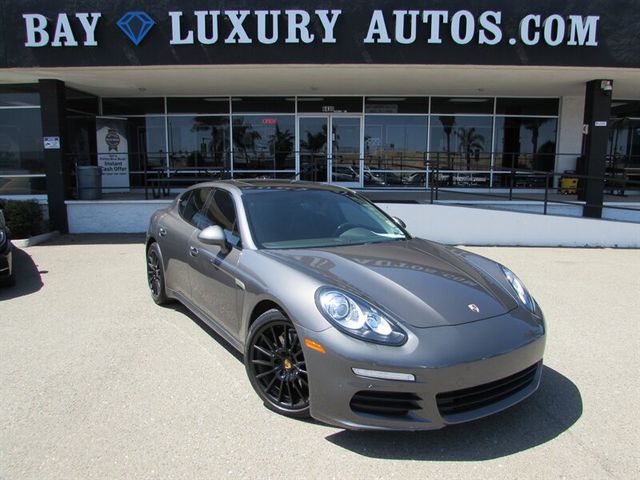2016 Porsche Panamera 4 Edition