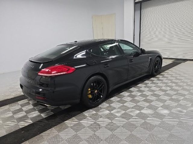 2016 Porsche Panamera 4 Edition