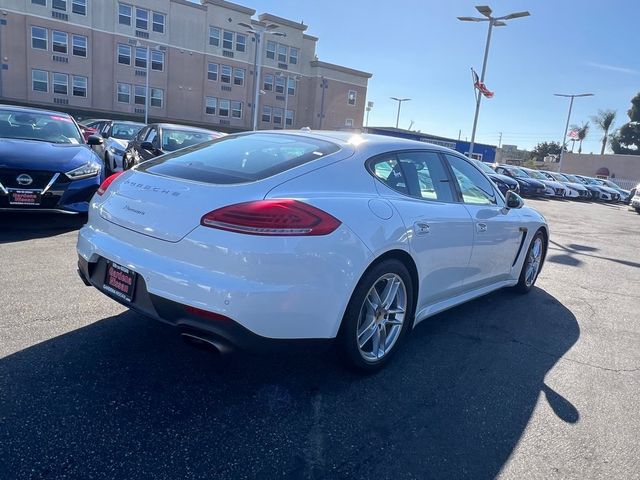 2016 Porsche Panamera Edition