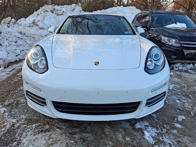 2016 Porsche Panamera 4 Edition