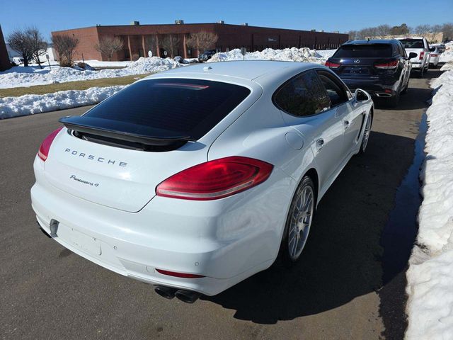 2016 Porsche Panamera 4 Edition