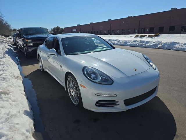 2016 Porsche Panamera 4 Edition