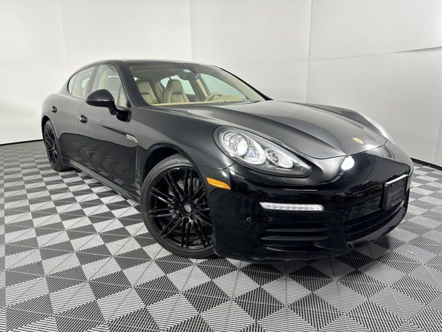 2016 Porsche Panamera 4 Edition