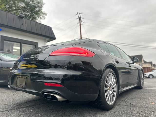 2016 Porsche Panamera 4 Edition