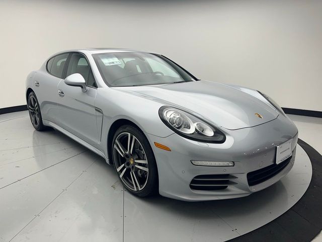 2016 Porsche Panamera Base