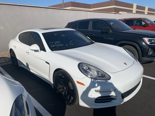 2016 Porsche Panamera 4