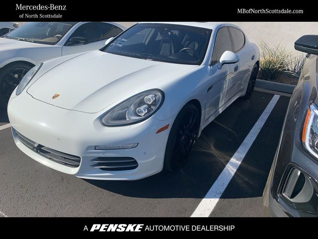 2016 Porsche Panamera 4