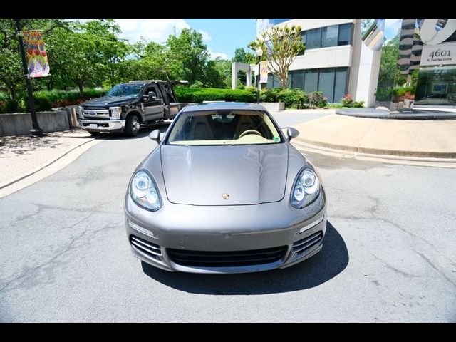 2016 Porsche Panamera 4 Edition