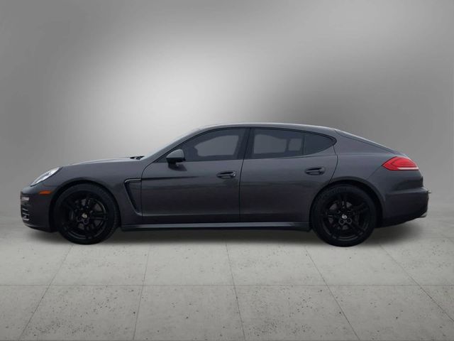 2016 Porsche Panamera 4 Edition