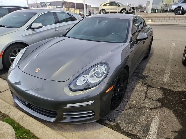 2016 Porsche Panamera 4 Edition