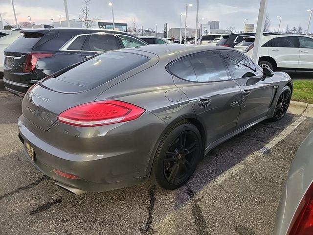 2016 Porsche Panamera 4 Edition