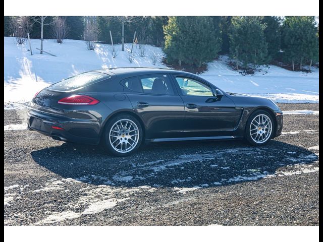 2016 Porsche Panamera 4 Edition