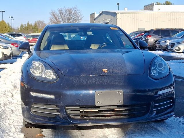 2016 Porsche Panamera 4 Edition