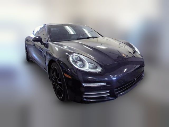 2016 Porsche Panamera 4 Edition