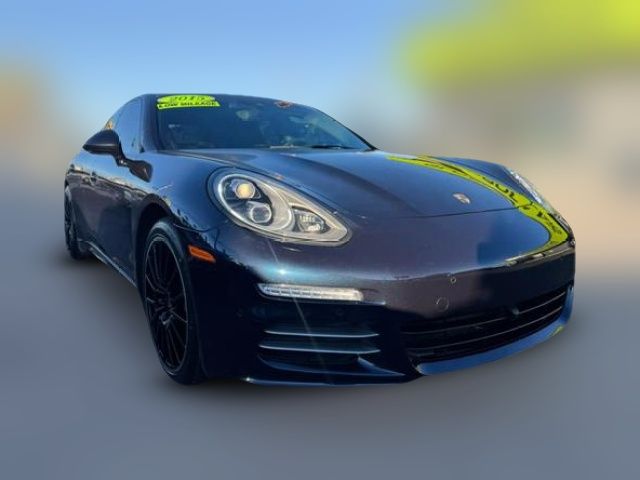 2016 Porsche Panamera 4 Edition