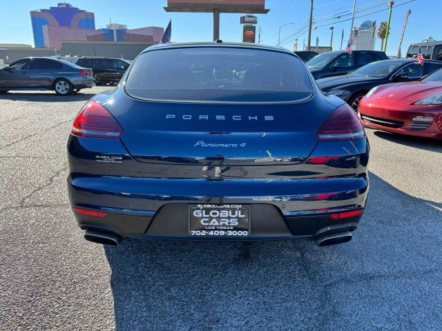 2016 Porsche Panamera 4 Edition