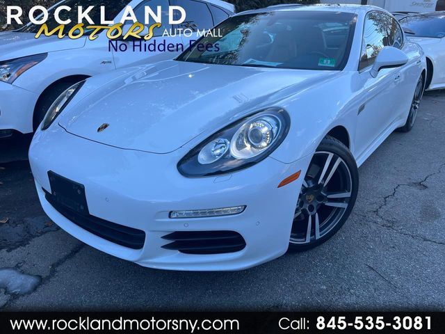 2016 Porsche Panamera 