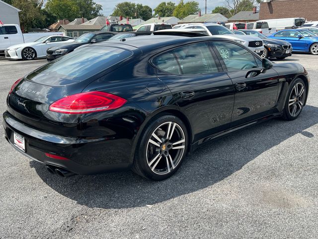 2016 Porsche Panamera 