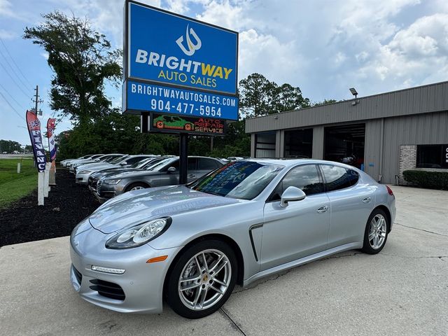 2016 Porsche Panamera 