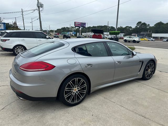 2016 Porsche Panamera 