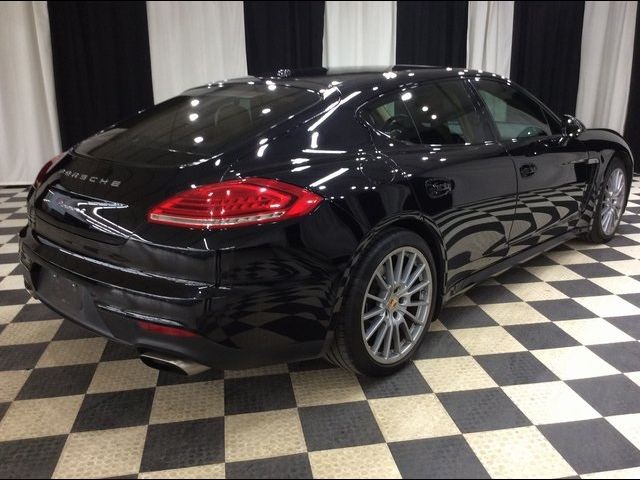 2016 Porsche Panamera 4