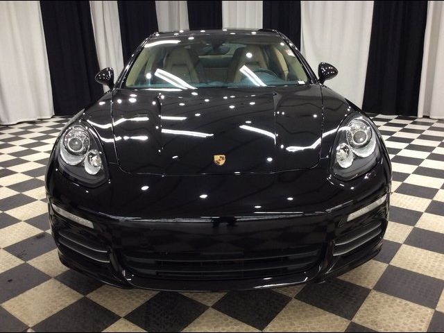 2016 Porsche Panamera 4