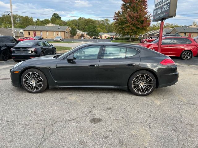 2016 Porsche Panamera Base