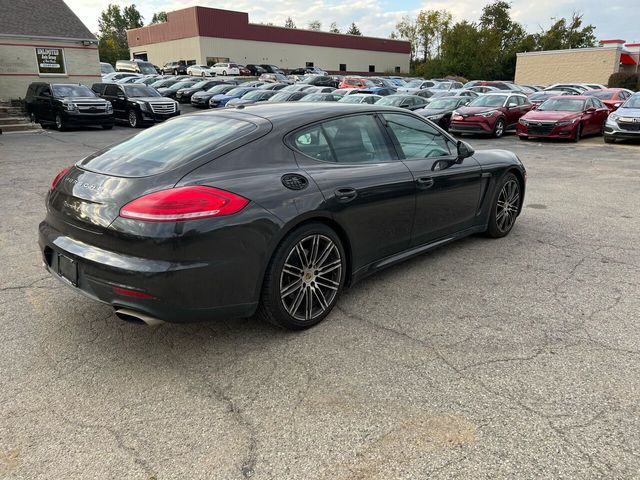 2016 Porsche Panamera Base