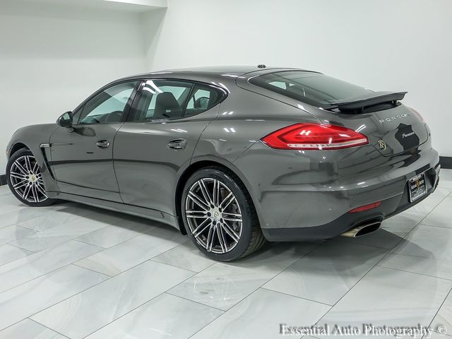 2016 Porsche Panamera Base