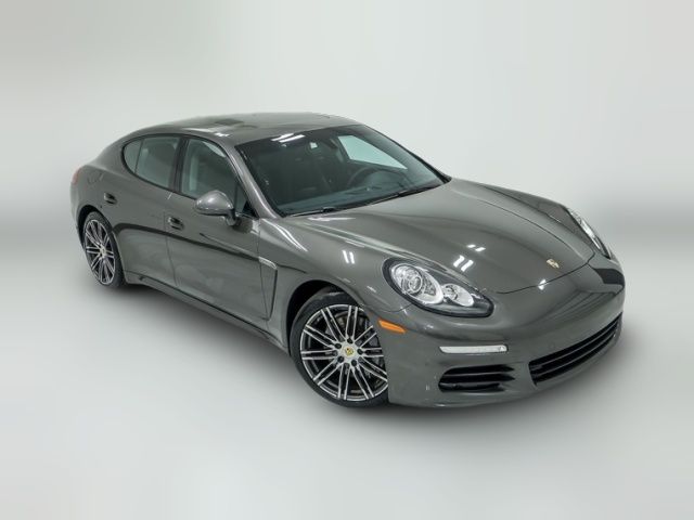 2016 Porsche Panamera Base