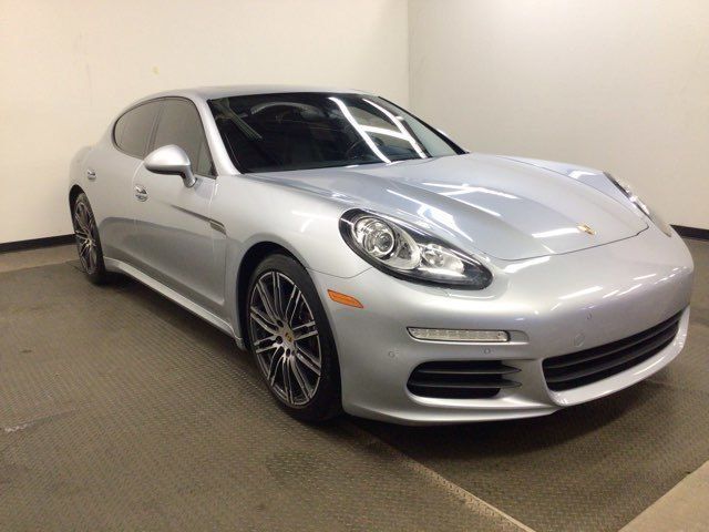2016 Porsche Panamera Edition