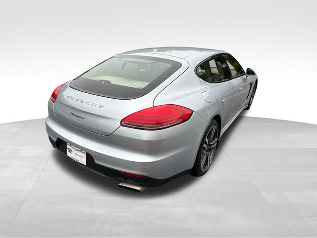 2016 Porsche Panamera Base