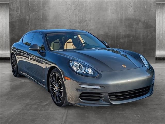 2016 Porsche Panamera Edition