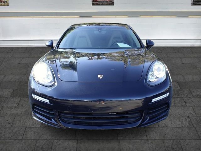 2016 Porsche Panamera Edition