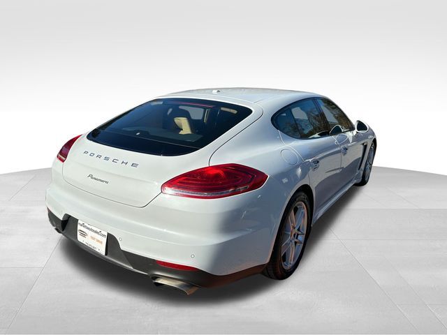 2016 Porsche Panamera Base