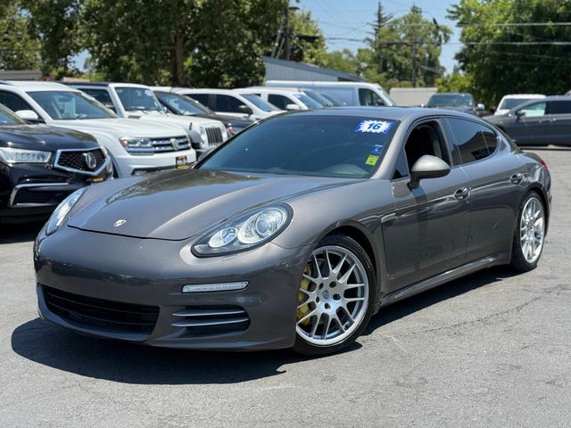 2016 Porsche Panamera 