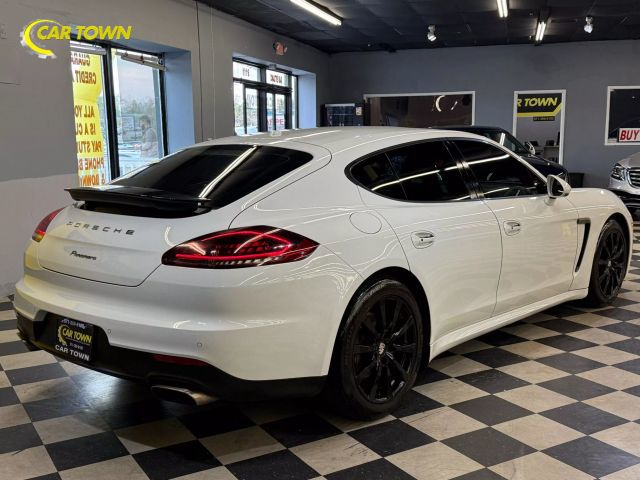 2016 Porsche Panamera Edition